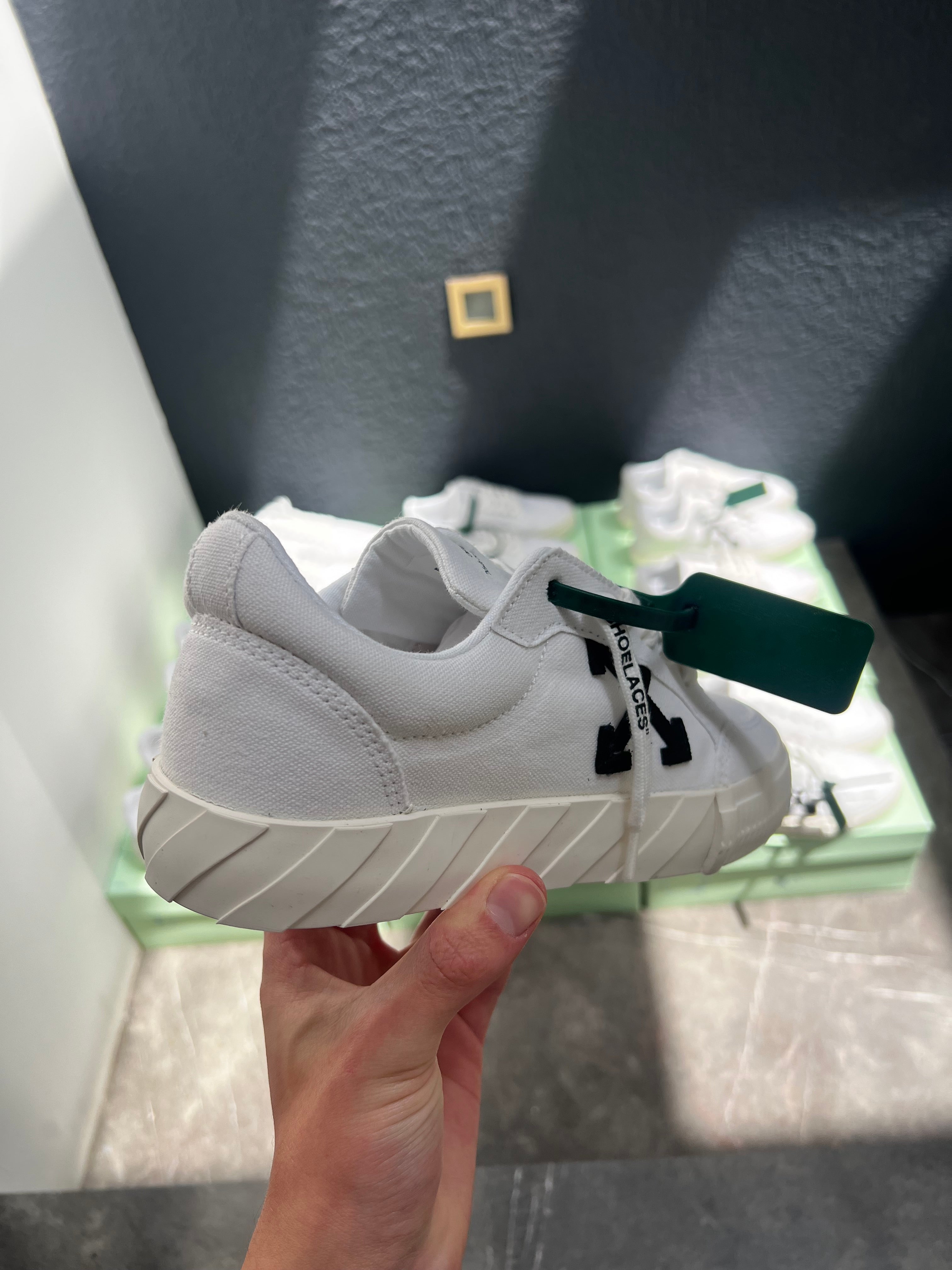 Off white vulcanized Low