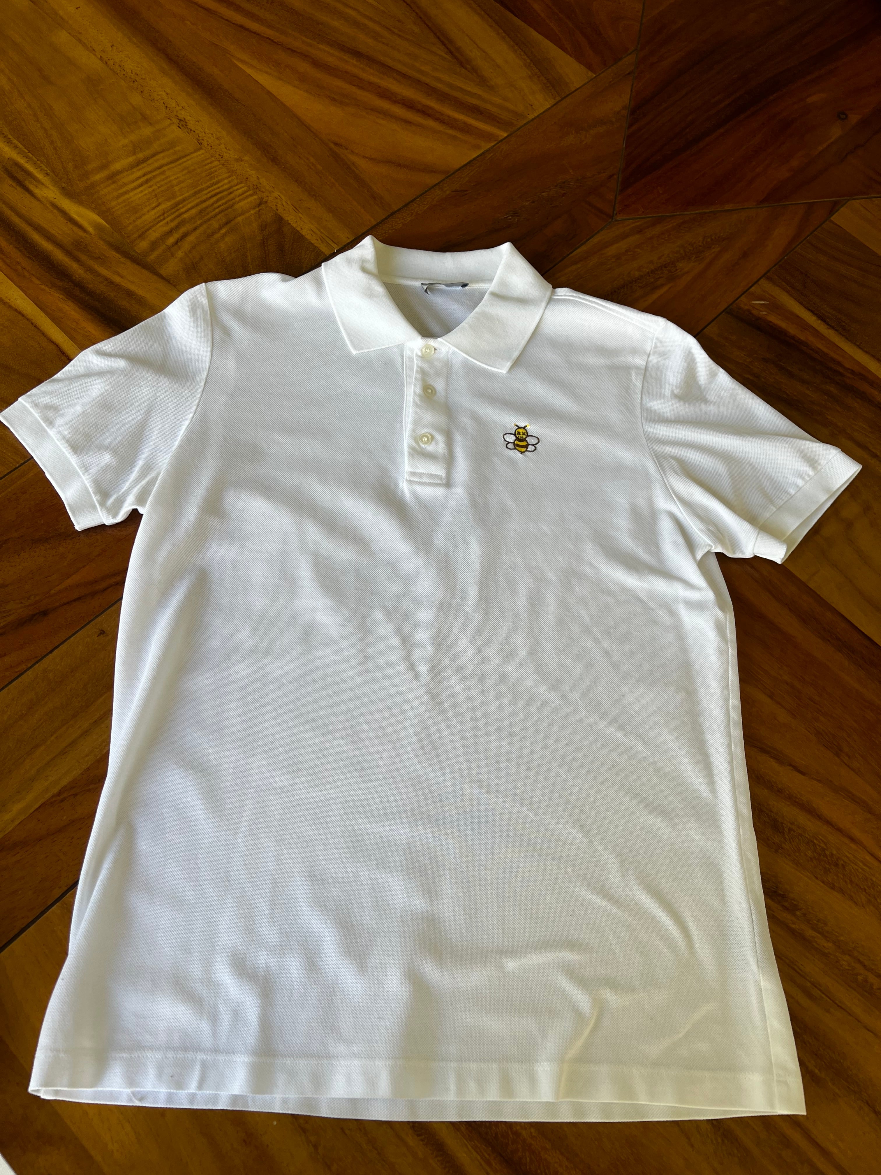 Player Dior x Kaws, Tipo polo