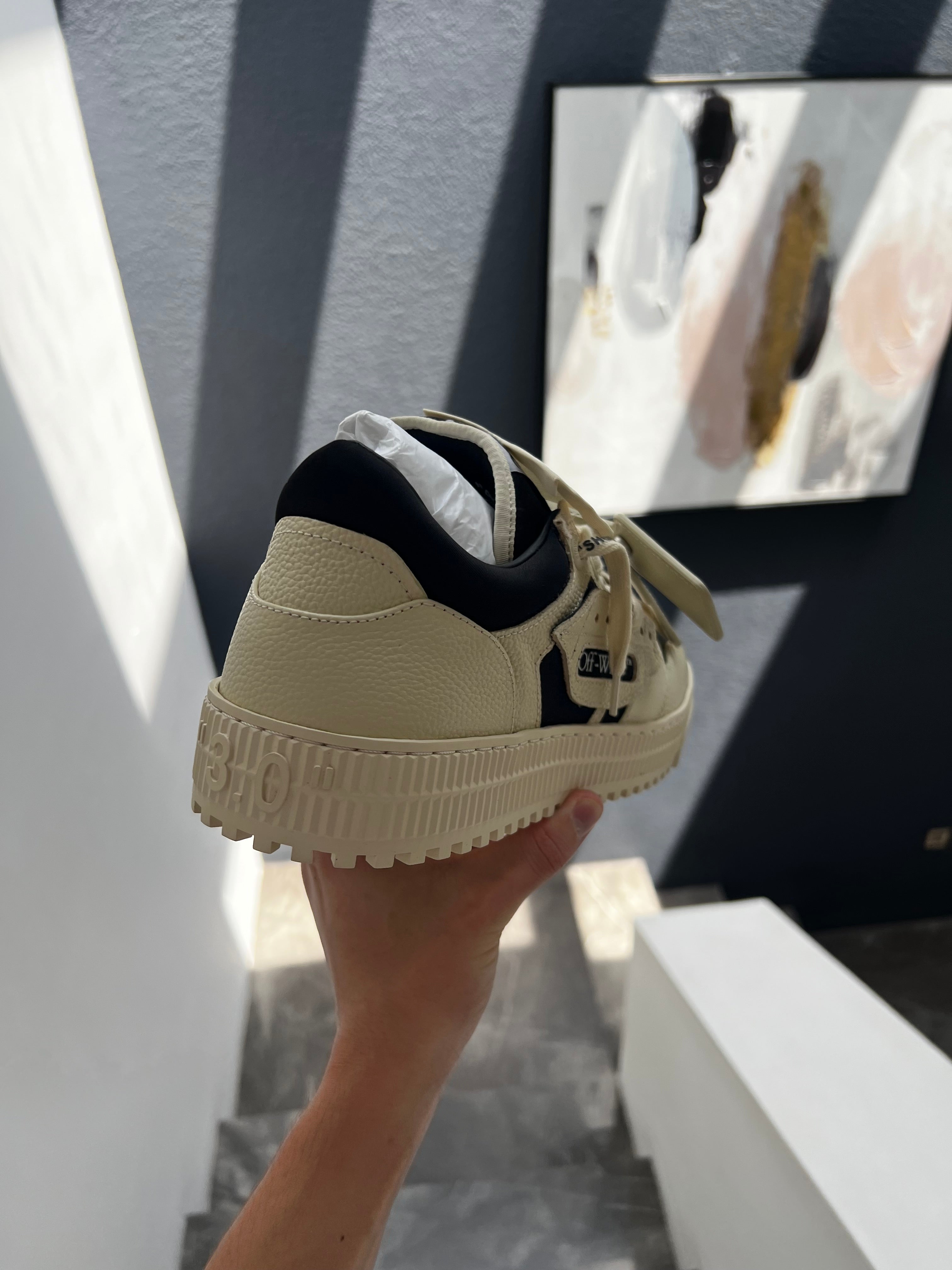 Off white Off court 3.0