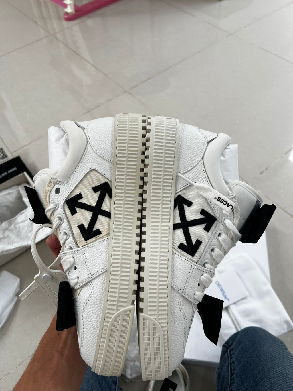 Off white OOO